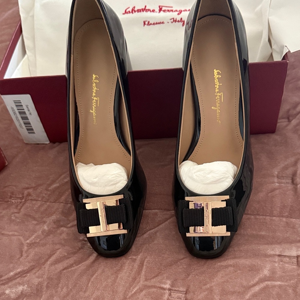 Salvatore Ferragamo Black Patent Vara Bow Pumps with Rose Gold Buckle